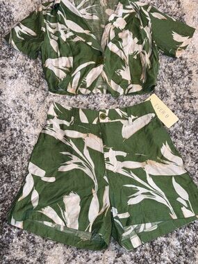 Green Floral Two-Piece Crop Top & Shorts Set